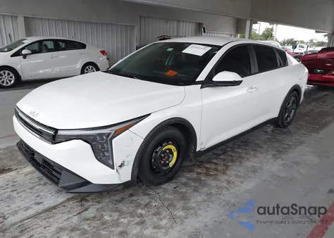 2025 Kia K4 Lxs z USA, uszkodzony, nr VIN 3KPFT4DE1SE067988